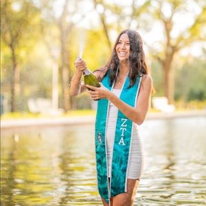 Meet your Posher, Cj